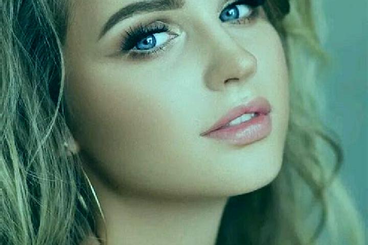 Riley, 24, a dark blonde blue-eyed slavic companion based in Cowan. Offering Deep French Kissing, Dinner Date, Girlfriend Experience, Overnight, Couples. Ava...