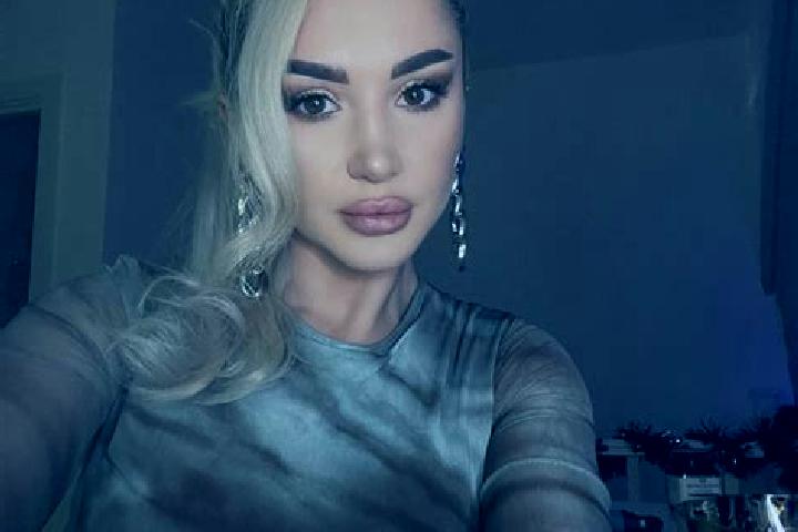 Riley, 24, a platinum blonde dark-eyed mixed companion based in Oakhill. Offering GFE, Couples, Party Girl. Available for incall and outcall, day and evening...