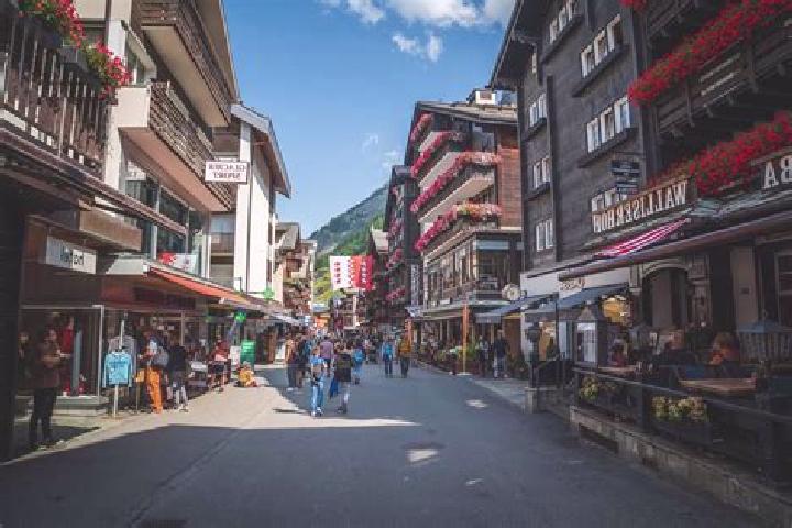 Riley, 24 — Escort in Gingins, Switzerland