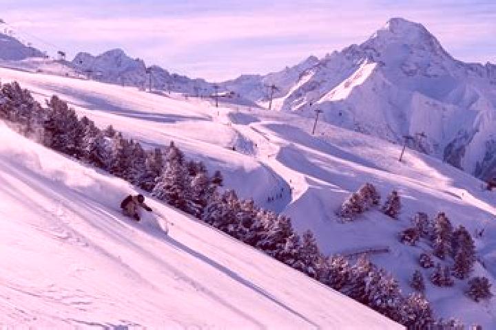 Riley, 24 — Escort in Les Deux Alpes, France