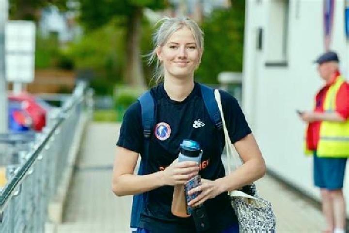 Riley, 24 — Escort in Shrewton, United Kingdom