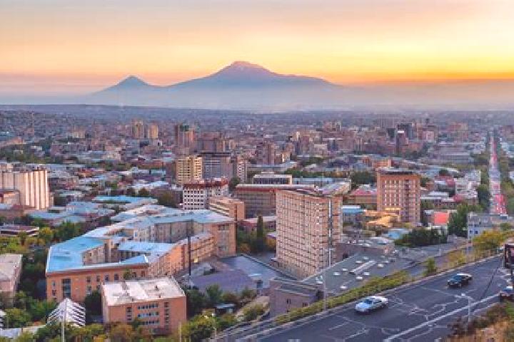Riley, 24 — Escort in Yeghegnavan, Armenia