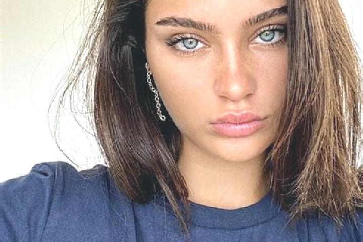 Riley, 25, a brunette dark-eyed indian companion based in Montguyon. Offering GFE, BDSM, OWO. Available for incall and outcall, day and evening dates.