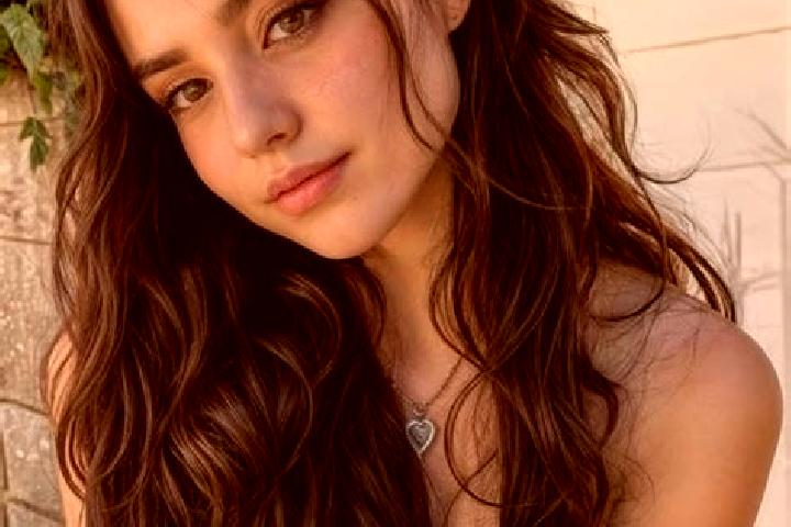 Riley, 25, a dark blonde hazel-eyed middle eastern companion based in Heiligenberg. Offering Deep French Kissing, Dinner Date, Erotic Massage, Striptease, Fe...