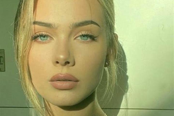 Riley, 25, a red dark-eyed european companion based in Verrebroek. Offering GFE, Striptease, Overnight. Available for incall and outcall, overnight bookings ...