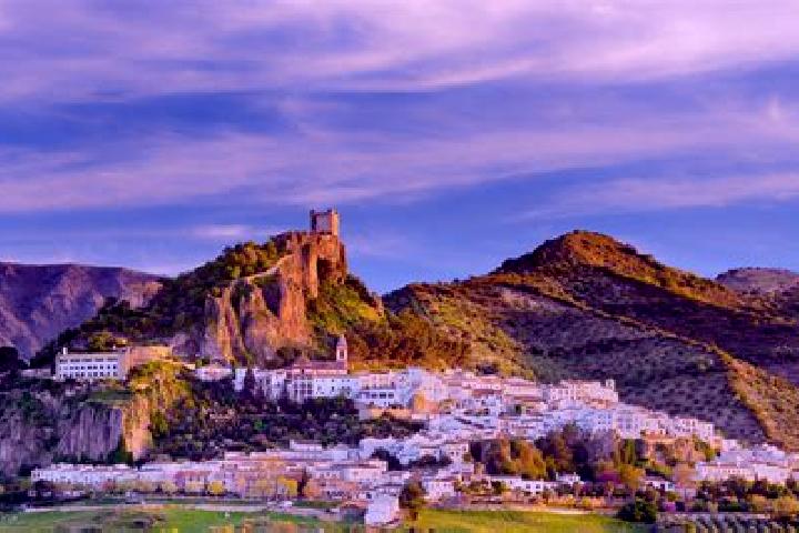 Riley, 25 — Escort in Arevalo de la Sierra, Spain