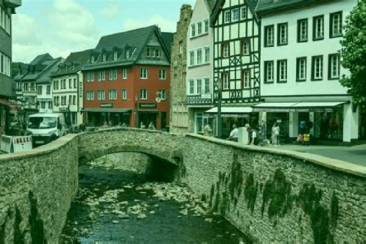 Riley, 25 — Escort in Bad Muenstereifel, Germany