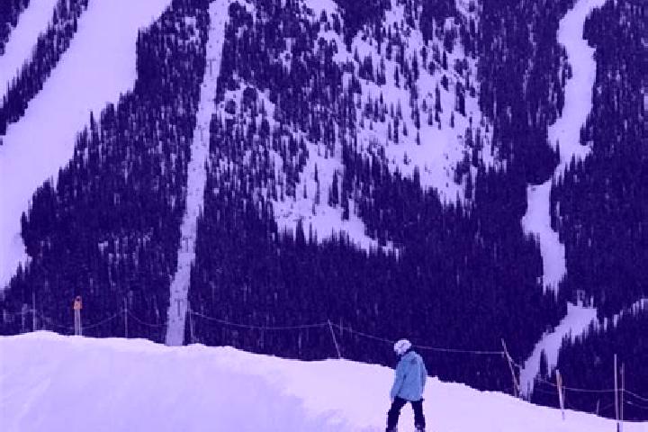 Riley, 25 — Escort in Black Diamond, Canada