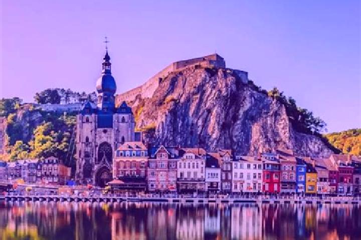 Riley, 25 — Escort in Fumal, Belgium