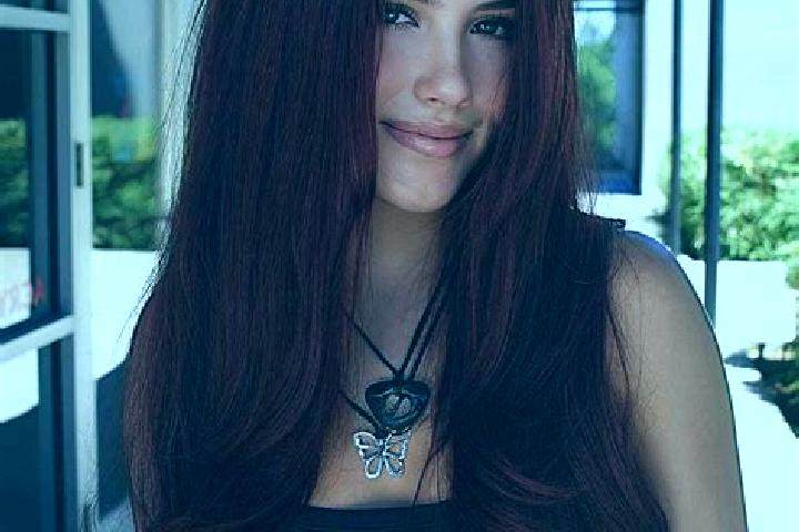 Riley, 26, a auburn dark-eyed indian companion based in Dourges. Offering Tantra, Party Girl, Girlfriend Experience, Domination. Available for incall and out...
