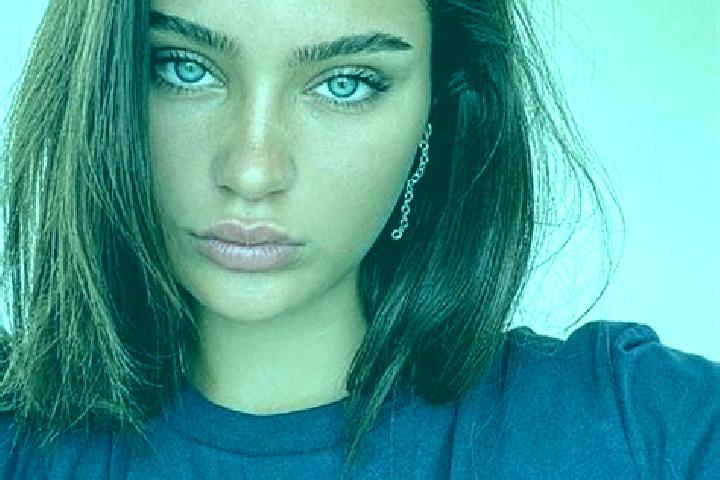 Riley, 26, a brunette dark-eyed ebony companion based in El Dadho. Offering Roleplay, Striptease, OWO. Available for incall and outcall, day and evening dates.