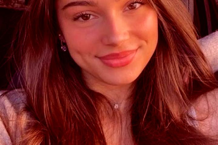 Riley, 26, a brunette hazel-eyed slavic companion based in Yae. Offering Massage, Erotic Massage, GFE, 69, Domination. Available for incall and outcall, over...