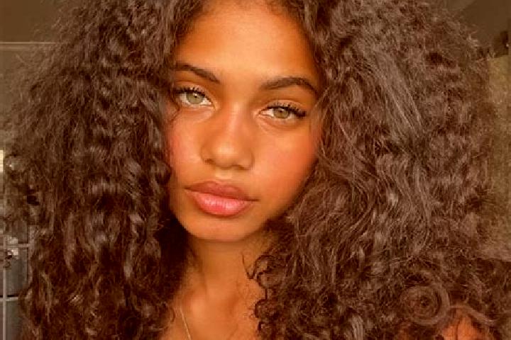 Riley, 26, a chestnut blue-eyed ebony companion based in Martillac. Offering Massage, Overnight. Available for incall and outcall, day and evening dates.
