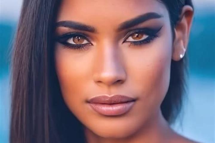 Riley, 26, a red brown-eyed latina companion based in Bettona. Offering Roleplay, Massage, BDSM. Available for incall and outcall, day and evening dates.