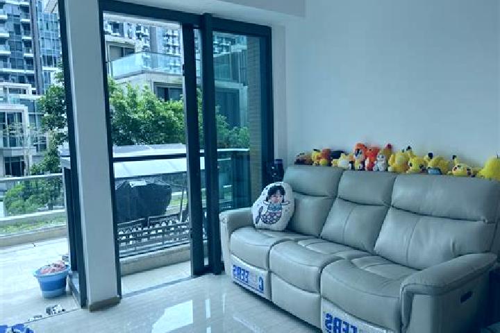 Riley, 26, a red green-eyed slavic companion based in So Kwun Wat Tsuen. Offering Fetish, Couples, Duos, OWO, CIM. Available for incall and outcall, day and ...