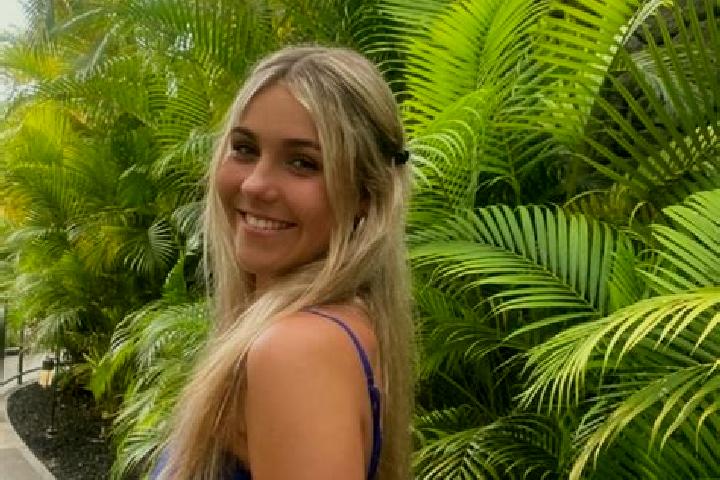 Riley, 26 — Escort in Borden, United States