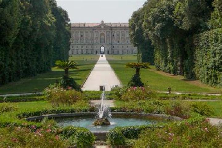 Riley, 26 — Escort in Portico di Caserta, Italy