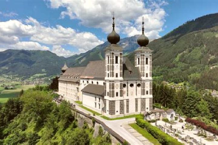 Riley, 26 — Escort in Stratzing, Austria