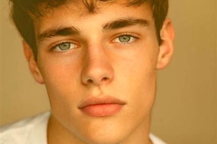 Riley, 27, a black brown-eyed caucasian companion based in Ostochtersum. Offering Dinner Date, Deep French Kissing, Tantra, Overnight, Domination. Available ...