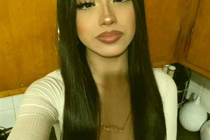 Riley, 27, a black grey-eyed latina companion based in Chakan. Offering Massage, CIM, Duos. Available for incall and outcall, overnight bookings available.