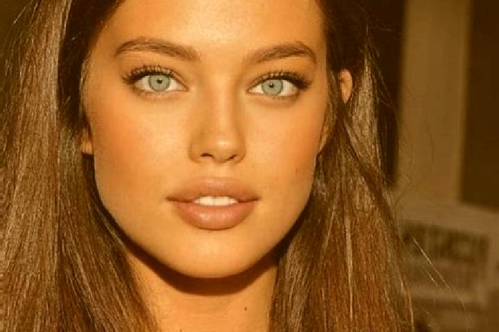 Riley, 27, a brunette blue-eyed mediterranean companion based in Breaute. Offering Deep French Kissing, A-Level, Girlfriend Experience, Duos, Erotic Massage....