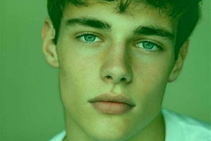 Riley, 27, a brunette dark-eyed caucasian companion based in Ledegem. Offering Travel Companion, Duos, Party Girl, Couples. Available for incall and outcall,...