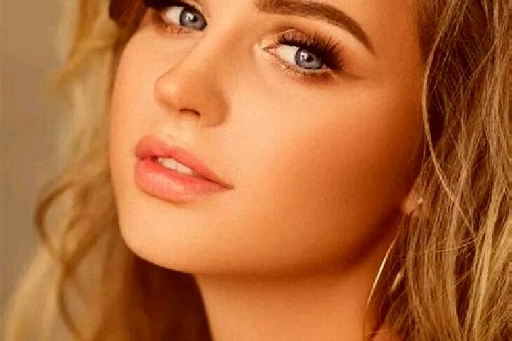 Riley, 27, a dark blonde blue-eyed european companion based in Chateaugay. Offering 69, Party Girl, OWO. Available for incall and outcall, overnight bookings...
