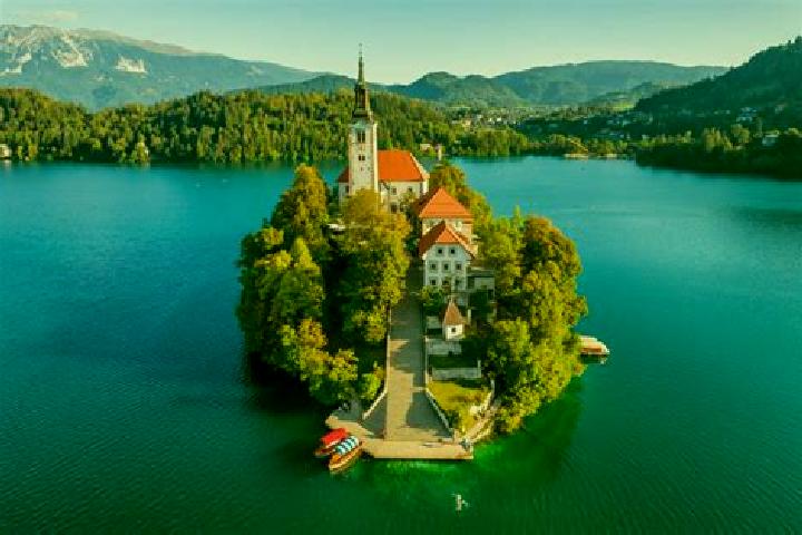 Riley, 27 — Escort in Bled, Slovenia
