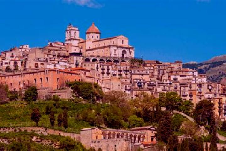 Riley, 27 — Escort in Comerio, Italy