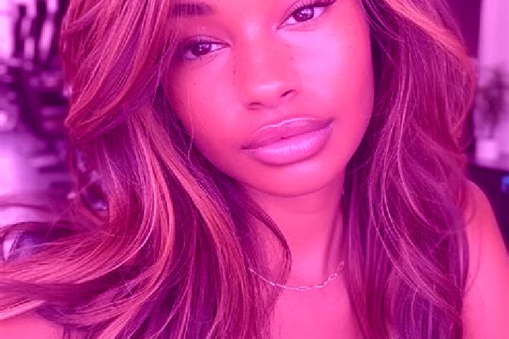 Riley, 28, a dark blonde dark-eyed mixed companion based in Ash Shawati. Offering Party Girl, CIM, Erotic Massage, Duos. Available for incall and outcall, ov...