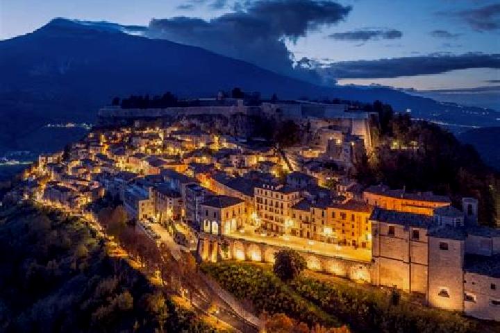Riley, 28 — Escort in Alanno, Italy