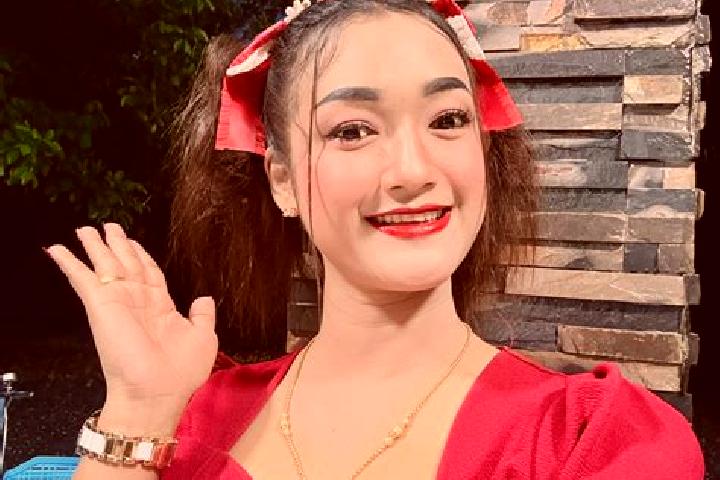 Riley, 28 — Escort in Ban Na San, Thailand