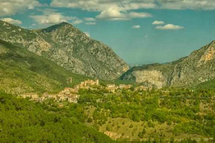 Riley, 28 — Escort in Serra San Quirico, Italy