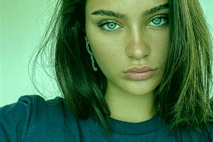 Riley, 29, a black dark-eyed european companion based in Zuccoli. Offering A-Level, Overnight, Couples. Available for incall and outcall, day and evening dates.