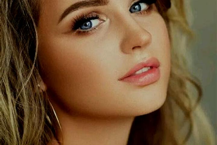 Riley, 29, a dark blonde blue-eyed mediterranean companion based in Gqeberha. Offering Duos, Domination, Deep French Kissing, Couples. Available for incall a...