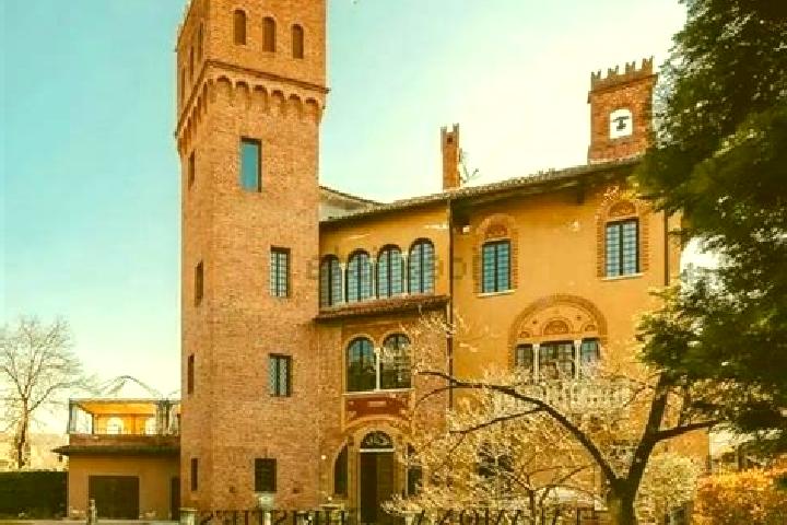 Riley, 29 — Escort in Cavallirio, Italy
