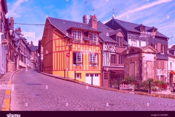 Riley, 29 — Escort in Honfleur, France