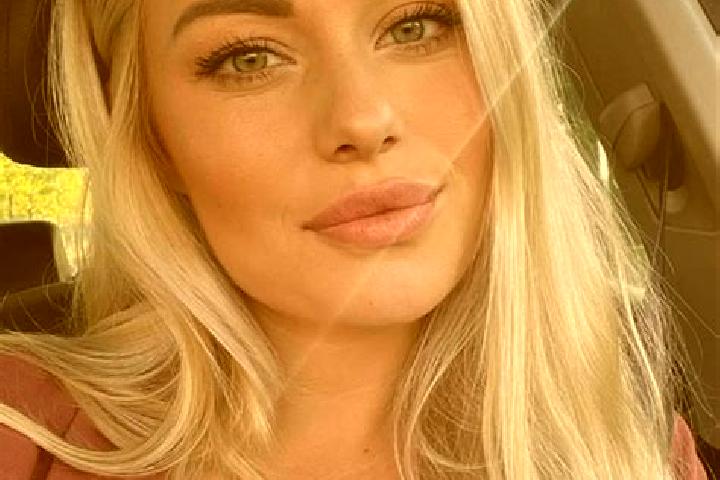 Riley, 30, a blonde hazel-eyed mixed companion based in Ibstock. Offering Tantra, Travel Companion, A-Level. Available for incall and outcall, overnight book...