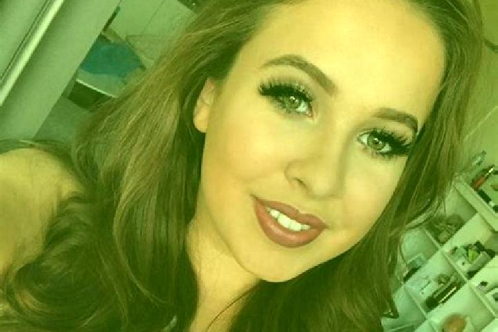 Riley, 30, a brunette amber-eyed caucasian companion based in Carnation. Offering Domination, Erotic Massage, Tantra. Available for incall and outcall, day a...