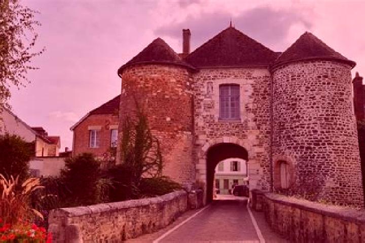 Riley, 30 — Escort in Ervy-le-Chatel, France