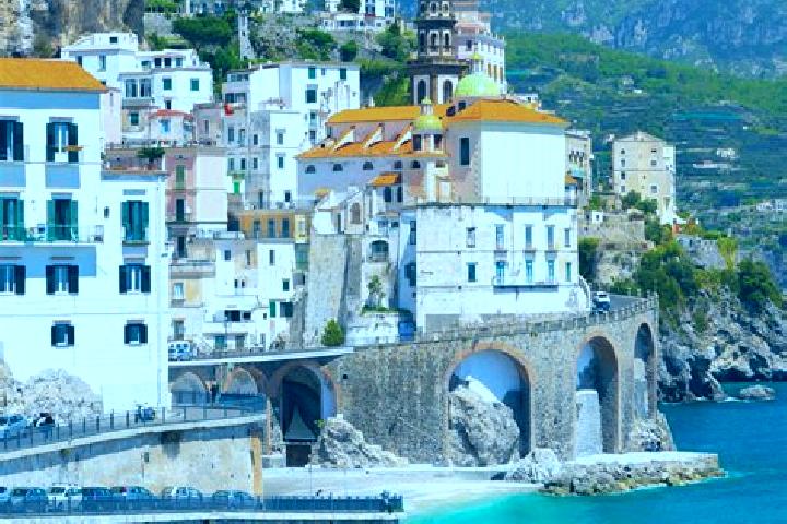 Riley, 30 — Escort in Oyace, Italy