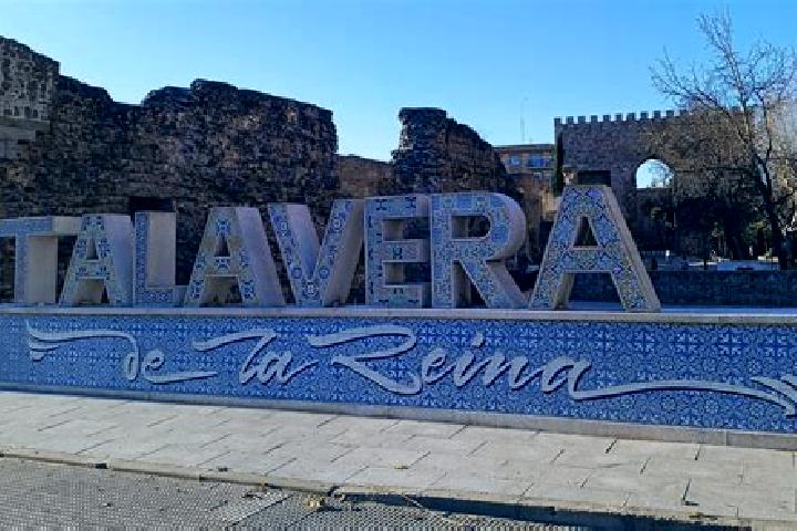 Riley, 30 — Escort in Puebla de la Reina, Spain