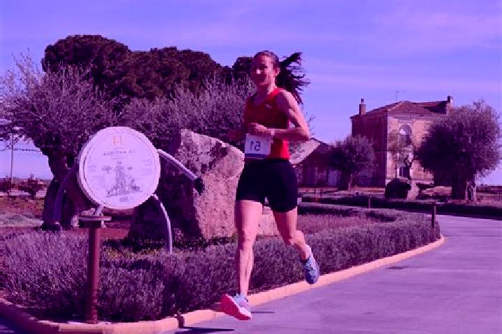 Riley, 31 — Escort in Fuentesauco de Fuentiduena, Spain