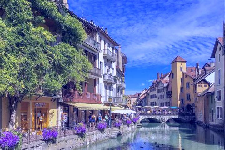 Riley, 31 — Escort in Mignovillard, France