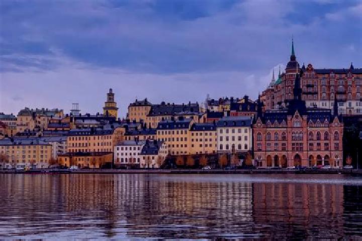 Riley, 31 — Escort in OEverlida, Sweden