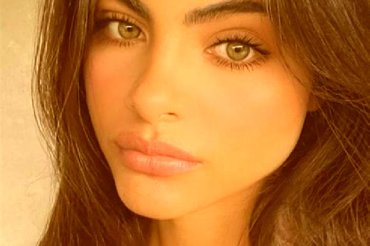 Riley, 32, a brunette green-eyed latina companion based in Bourg. Offering Couples, Overnight, Deep French Kissing, OWO. Available for incall and outcall, ov...