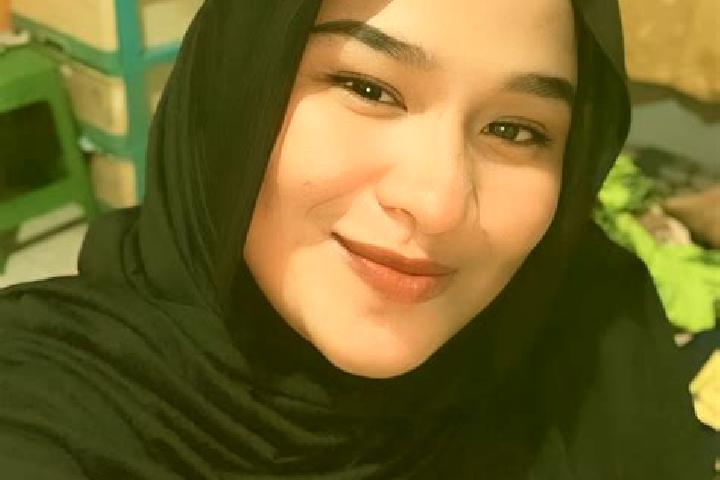 Riley, 32 — Escort in Liang, Indonesia