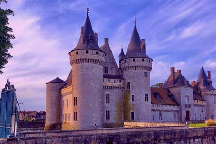 Riley, 32 — Escort in Rochefort-sur-Loire, France