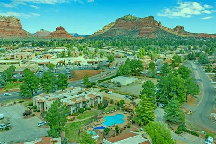 Riley, 32 — Escort in Village of Oak Creek (Big Park), United States