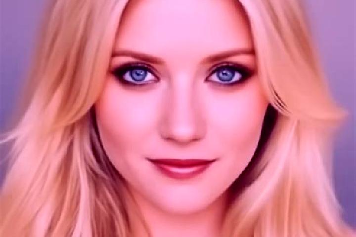 Riley, 33, a blonde amber-eyed caucasian companion based in Duma. Offering 69, Roleplay, Overnight. Available for incall and outcall, day and evening dates.